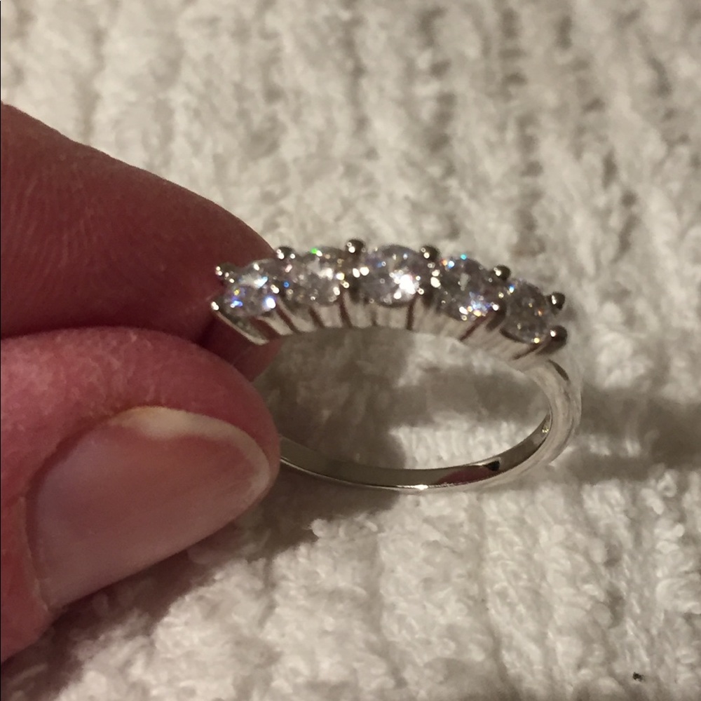 Silver colored sparkly fake diamond ring 7